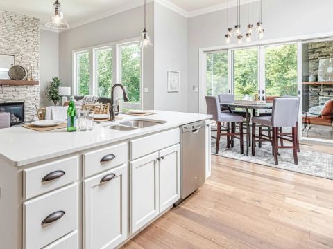 Image depicting the Service Luxury Vinyl Flooring